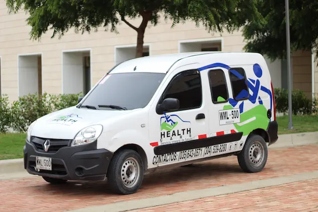 Vehículo de HEALTH CARS para servicios de logística y suministros
