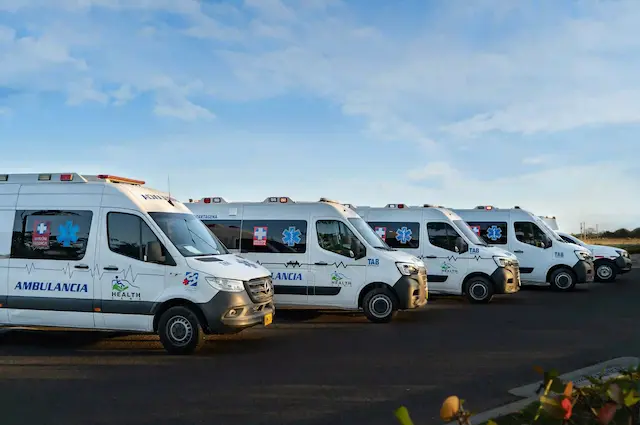 Ambulancia de HEALTH CARS para transporte asistencial básico y medicalizado